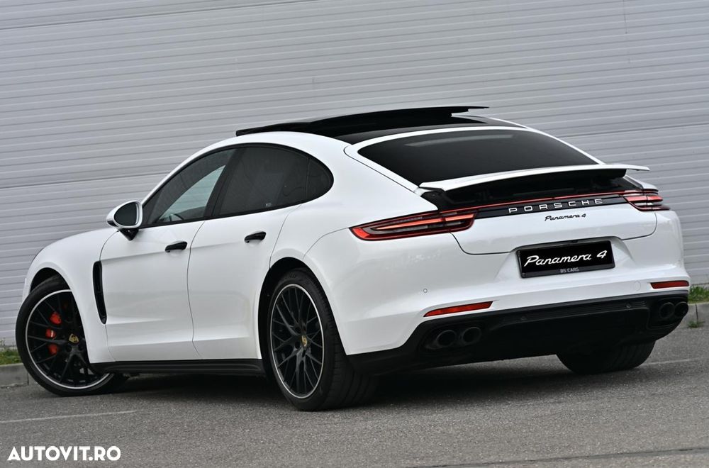 Porsche Panamera - 4