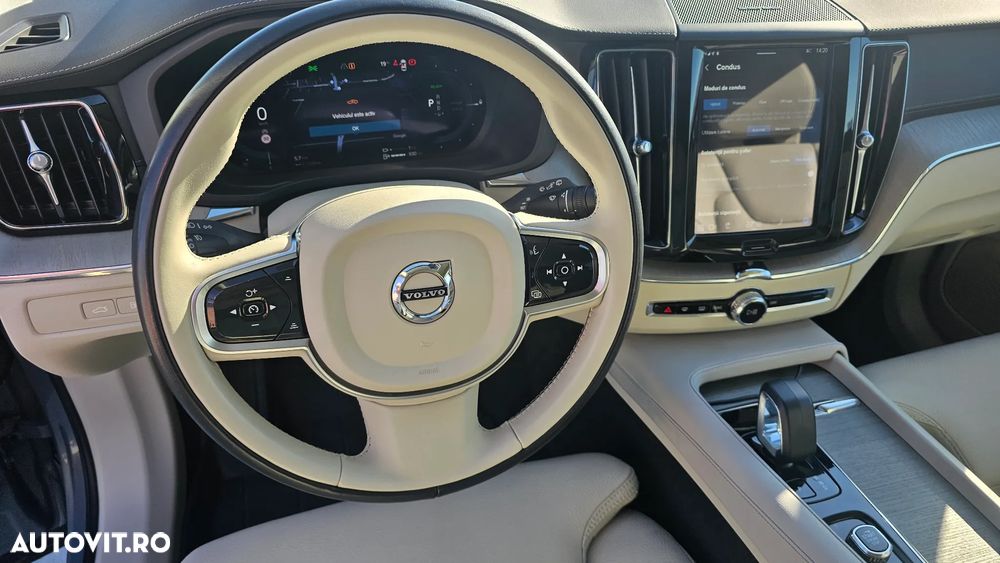 Volvo XC 60 Recharge T8 AWD AT Ultimate Dark - 18