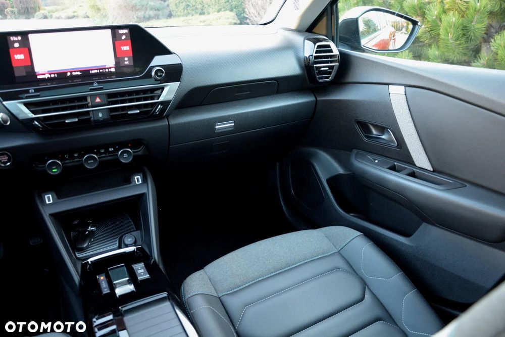 Citroën C4 BlueHDi 130 Stop&Start EAT8 SHINE - 29