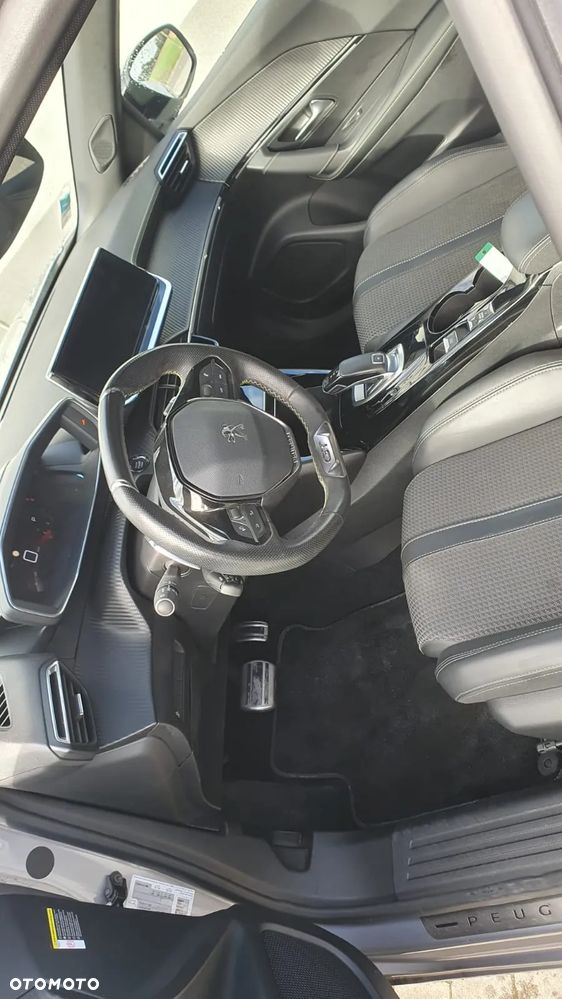 Peugeot 2008 PureTech 130 EAT8 GT - 14