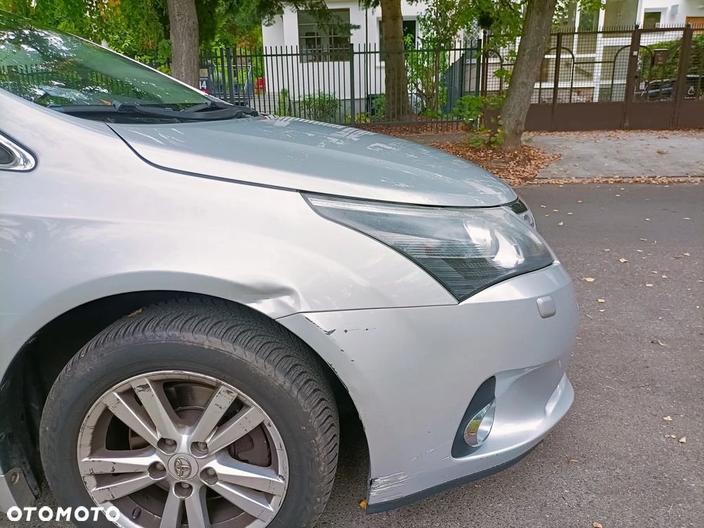 Toyota Avensis 2.0 D-4D Sol - 11