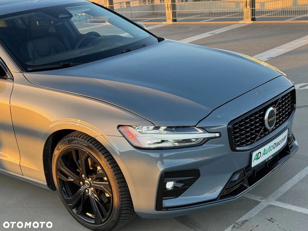 Volvo S60 B5 B AWD Plus Dark - 9