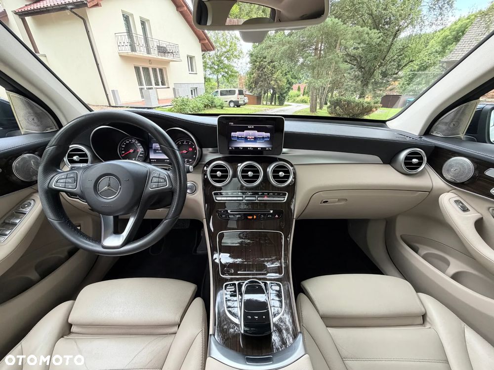 Mercedes-Benz GLC 250 4Matic 9G-TRONIC AMG Line - 19