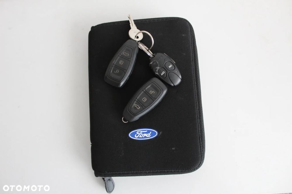 Ford S-Max 2.0 TDCi DPF Titanium - 37