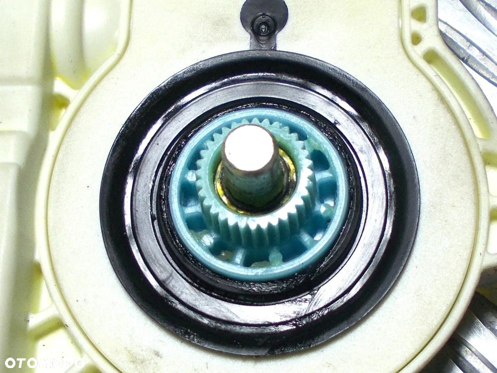 Audi Q7 4L silniczek szyby prawy tył - 3