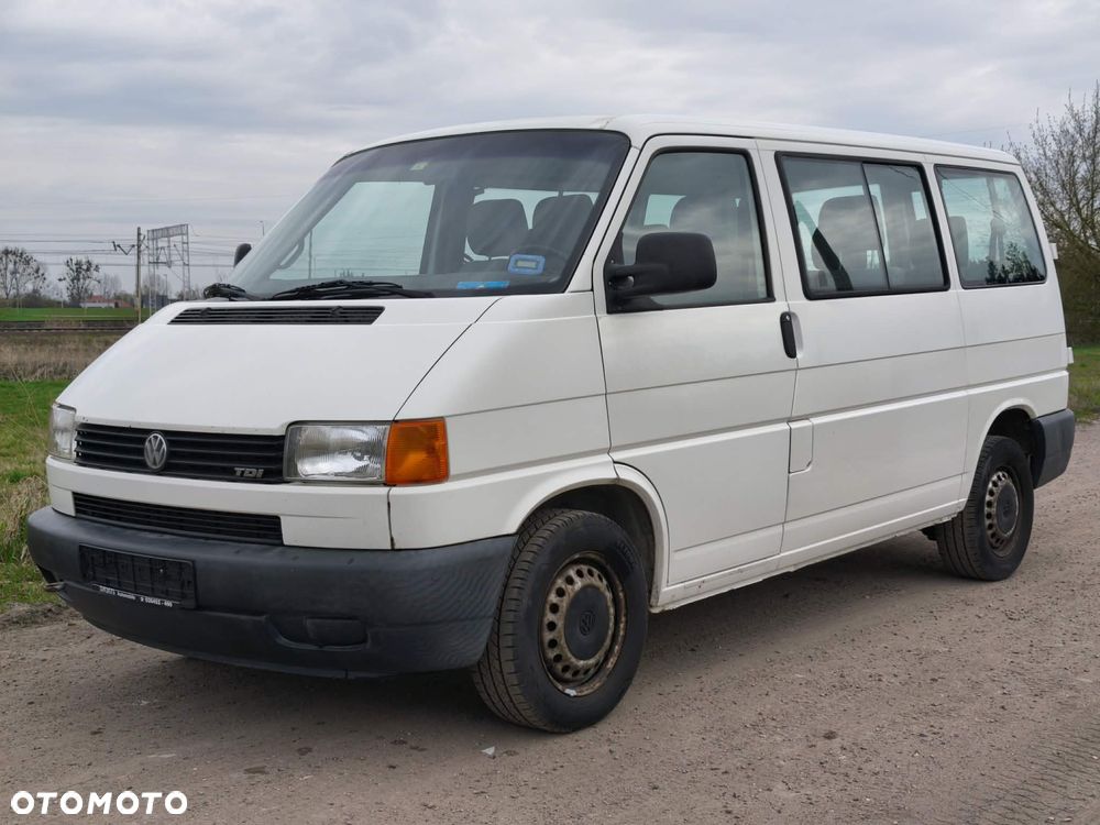 Volkswagen Transporter - 1