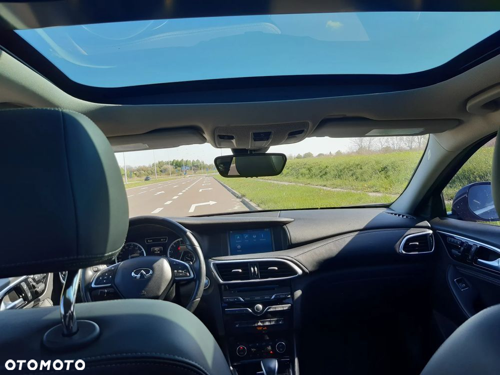 Infiniti QX30 2.0t DCT AWD Luxe Tech - 12