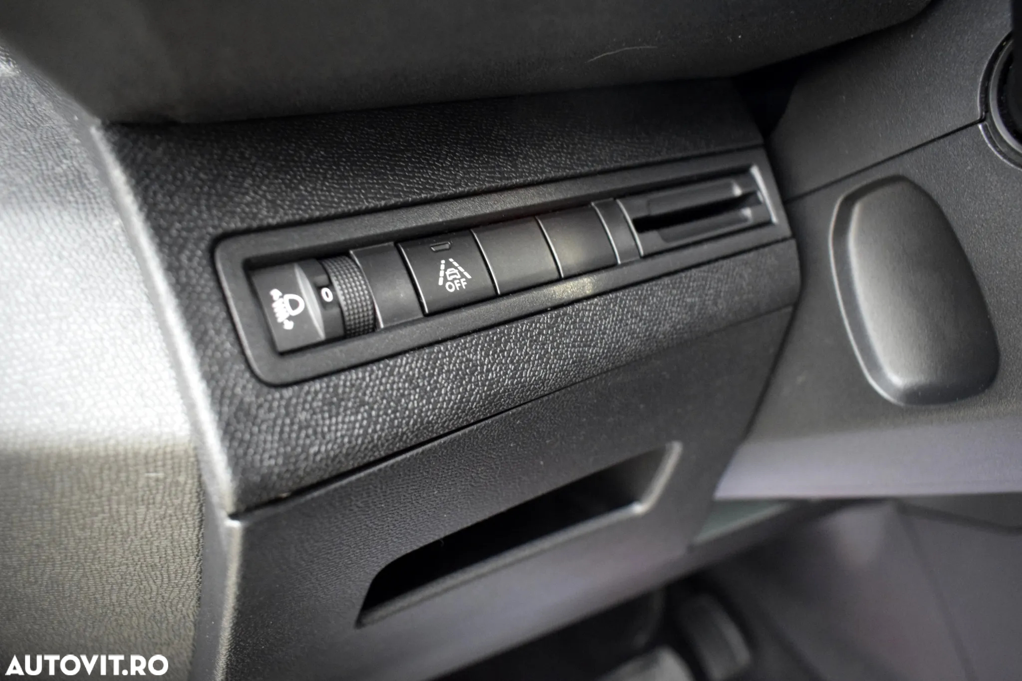 Peugeot 3008 BlueHDi 130 Stop & Start EAT8 Active - 13