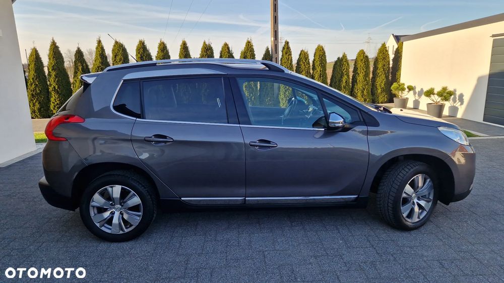 Peugeot 2008 1.6 BlueHDi Allure S&S - 28