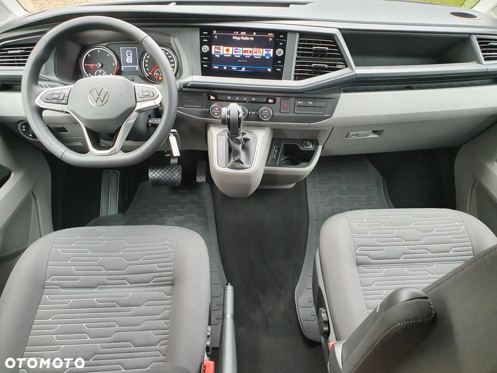 Volkswagen Caravelle - 9