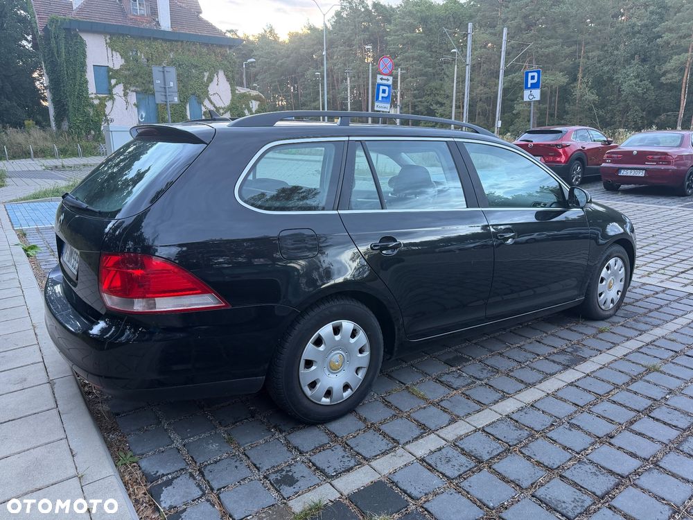 Volkswagen Golf 1.9 TDI DPF Comfortline - 4