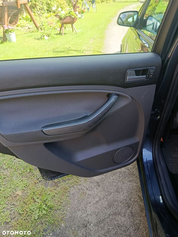 Ford C-MAX 1.6 Ambiente - 8