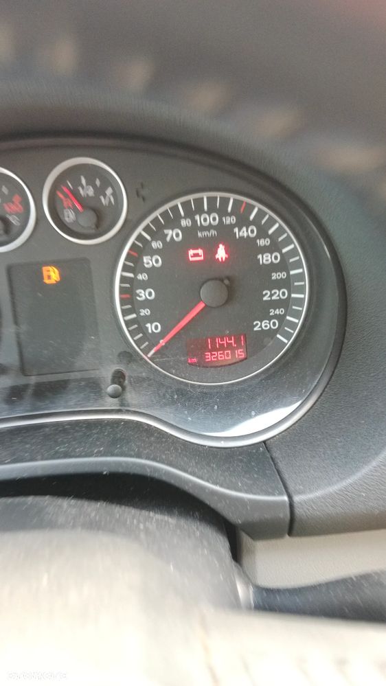 Audi A3 1.9 TDI DPF e - 10