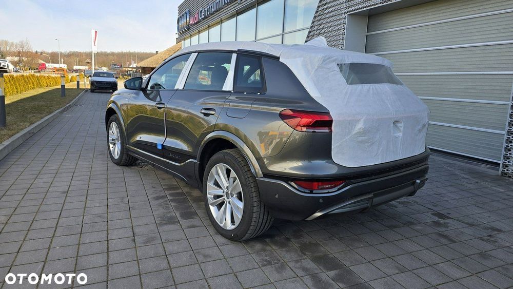 Audi Q6 e-tron - 5