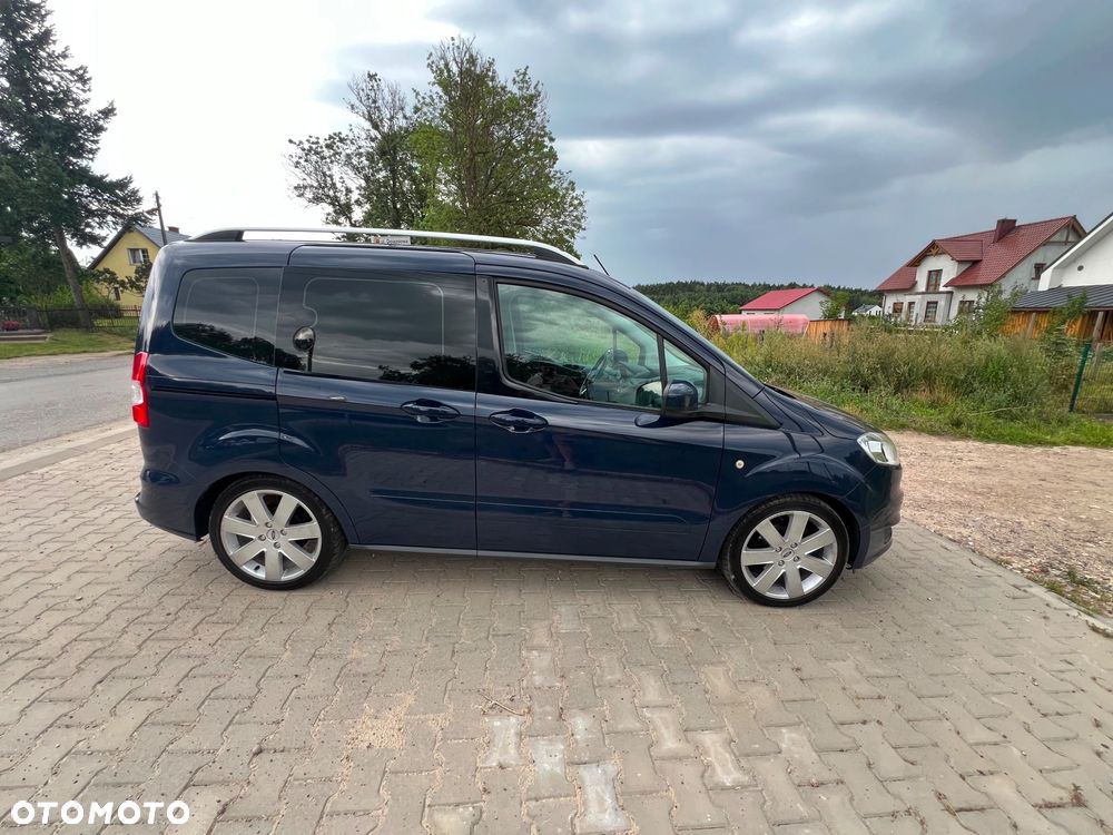 Ford Tourneo Courier - 18