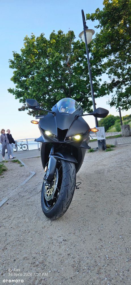 Honda CBR - 1