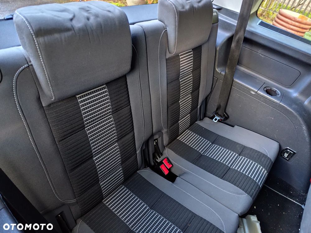 Volkswagen Touran 2.0 TDI DPF Trendline - 11