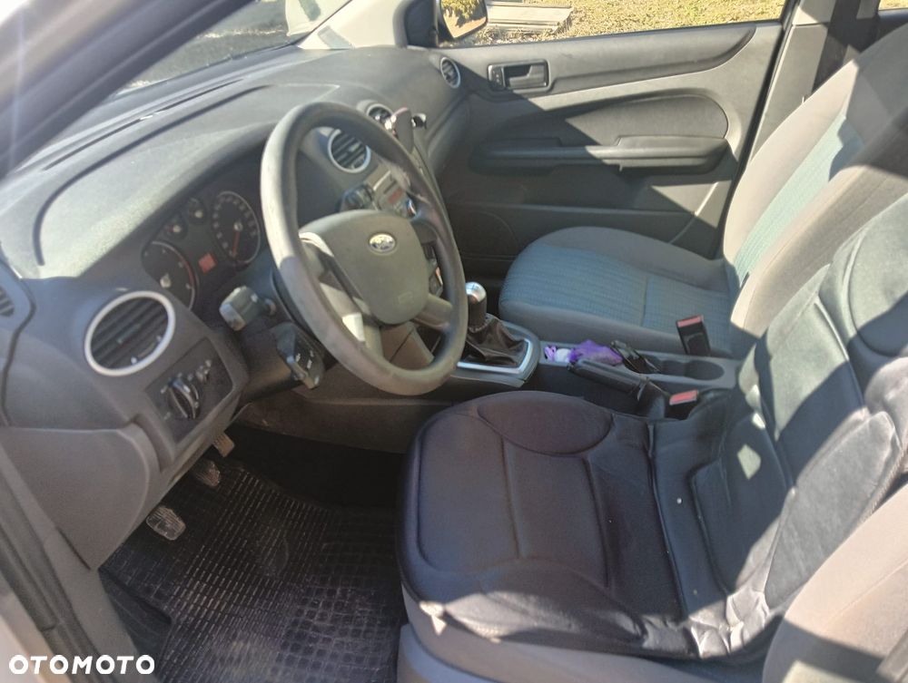 Ford Focus 1.6 TDCi Ambiente - 6