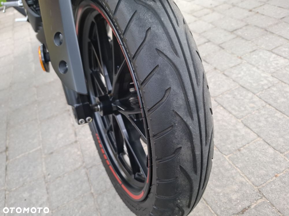Yamaha MT - 16