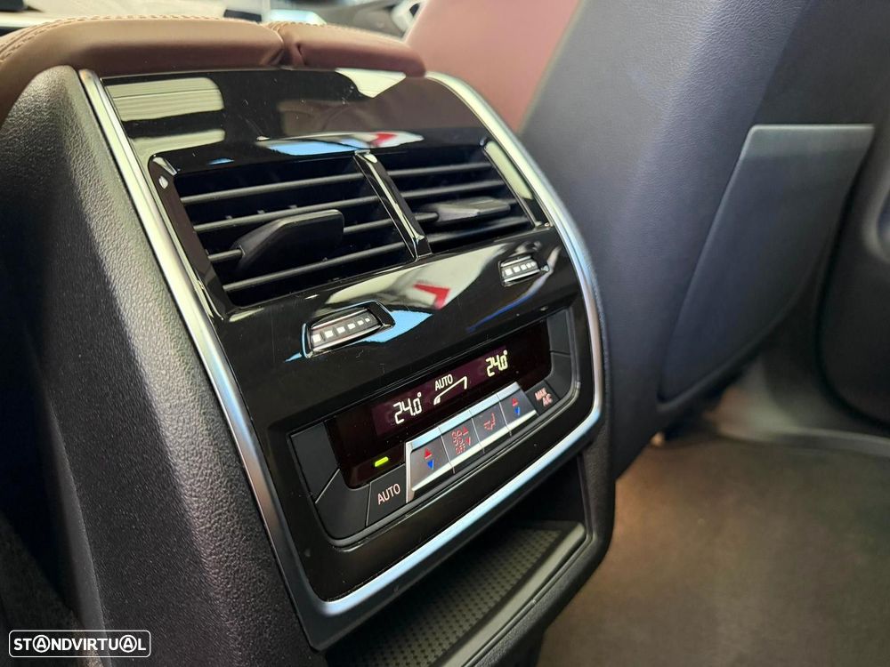 BMW X7 40 i xDrive Pack M Desportivo Pro - 46