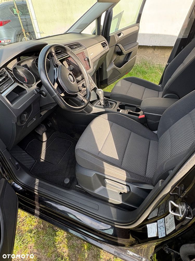 Volkswagen Touran 1.6 TDI SCR (BlueMotion Technology) DSG Comfortline - 4