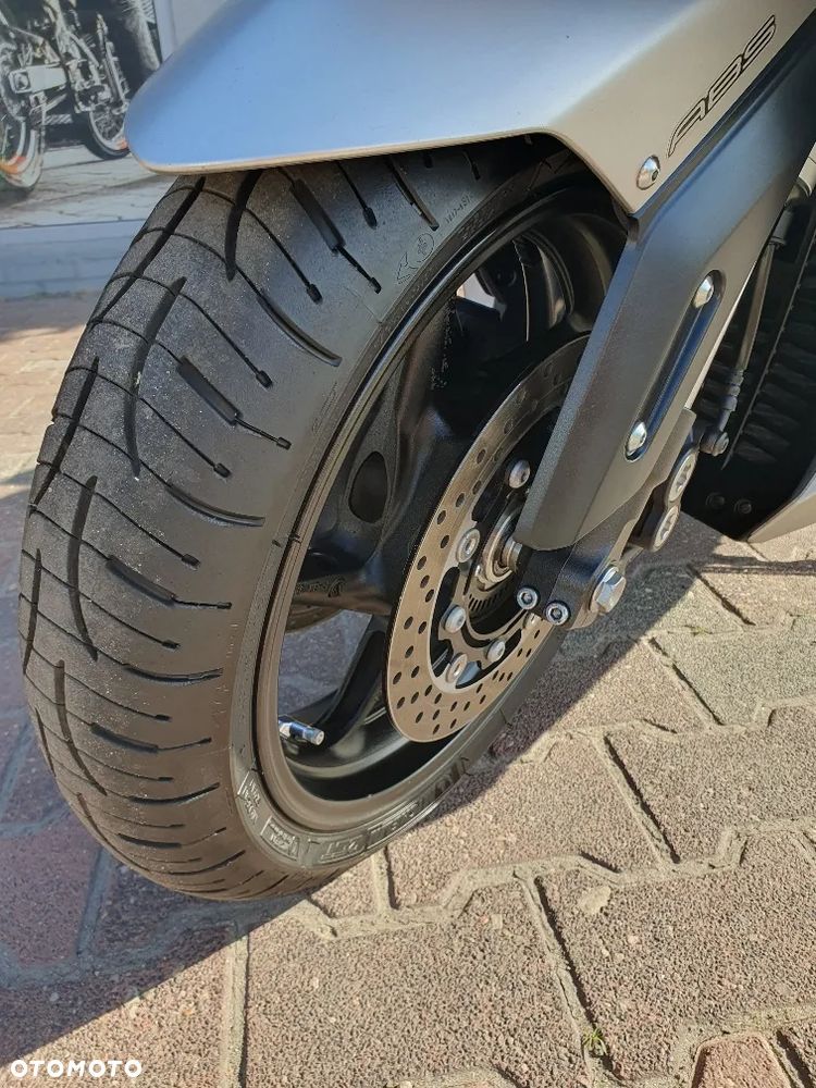 Yamaha Tmax - 4
