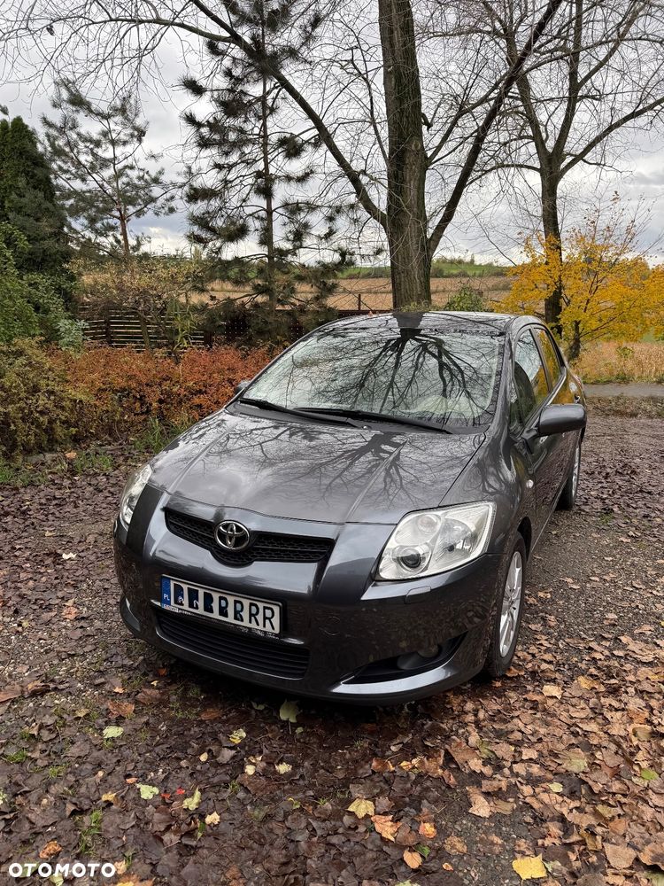 Toyota Auris - 1