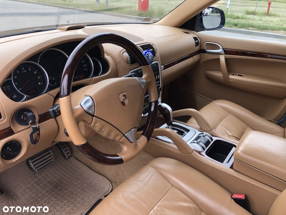 Porsche Cayenne - 19