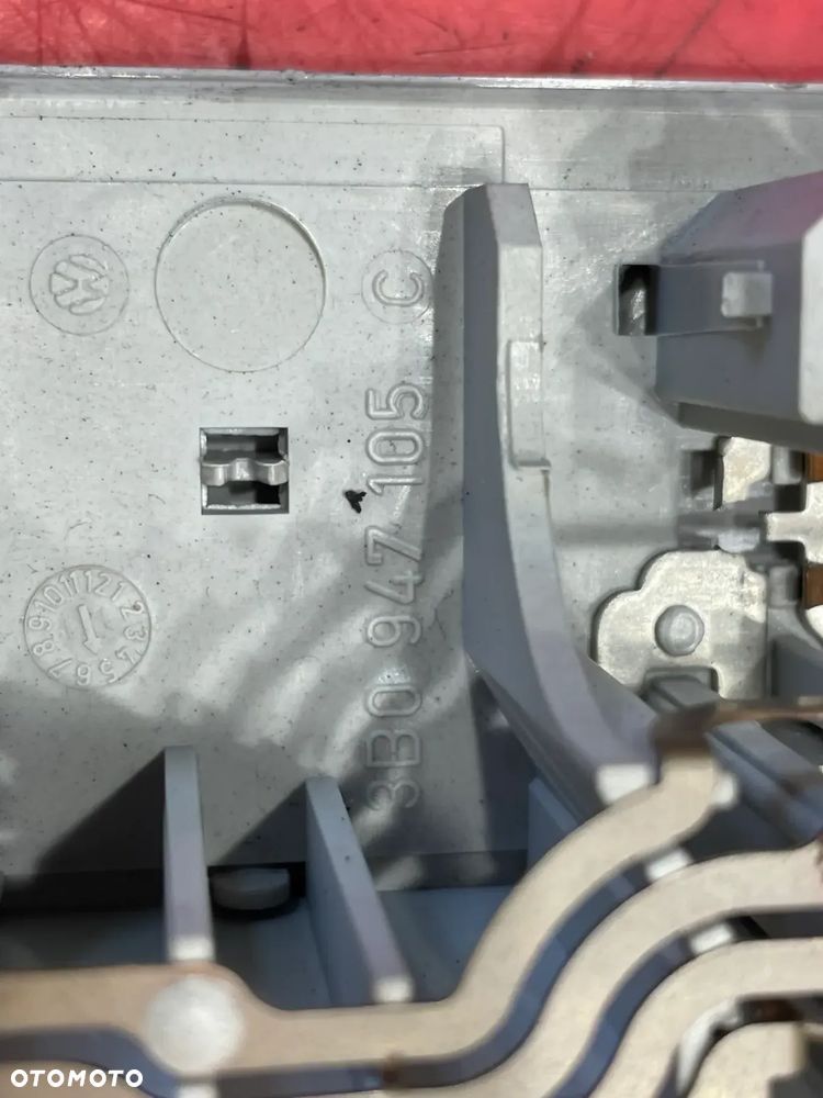 LAMPKA PODSUFITKI VW PASSAT B5 FL 3B0947105C - 4