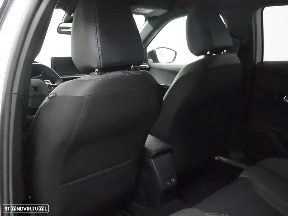 Peugeot 2008 1.2 PureTech Allure Pack EAT8 - 28