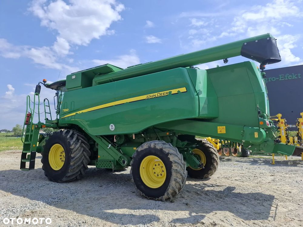 John Deere T550 - 3