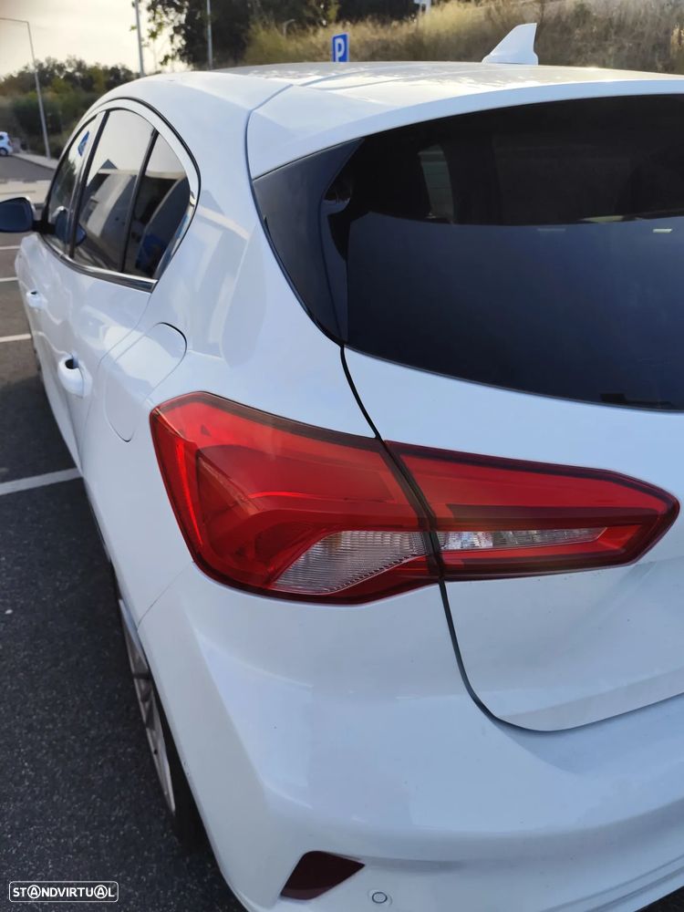 Ford Focus 1.0 EcoBoost MHEV Vignale - 10
