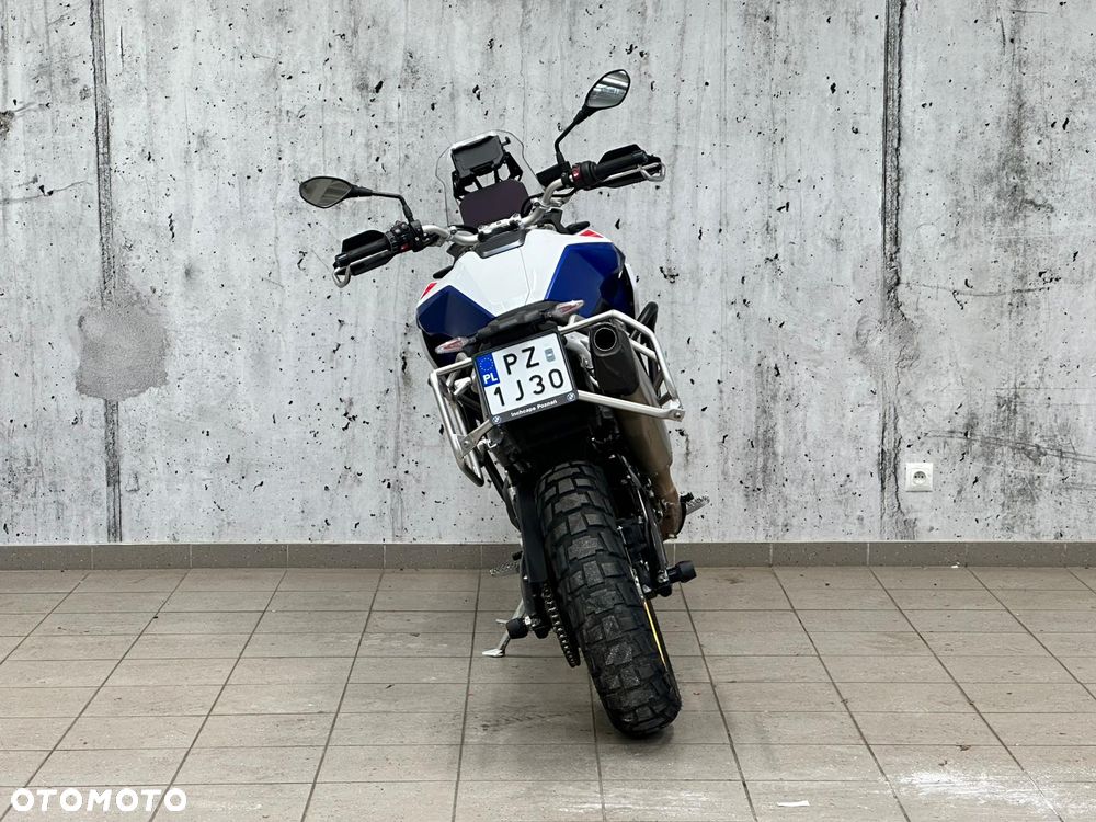 BMW F - 5