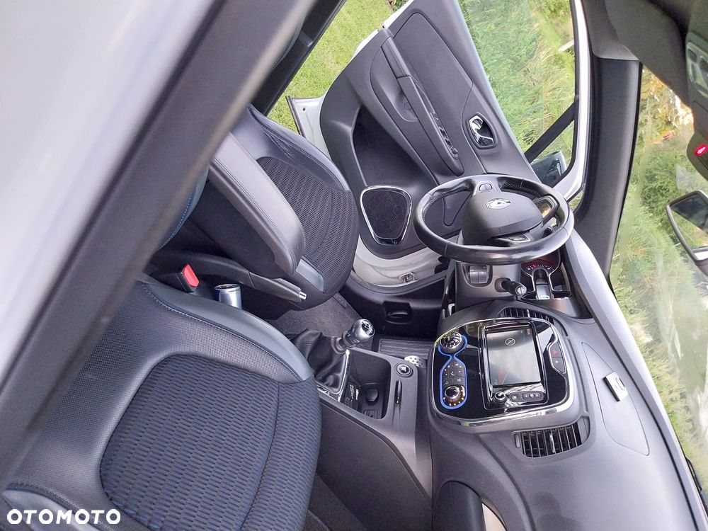 Renault Captur 1.5 dCi Energy Night&Day - 5