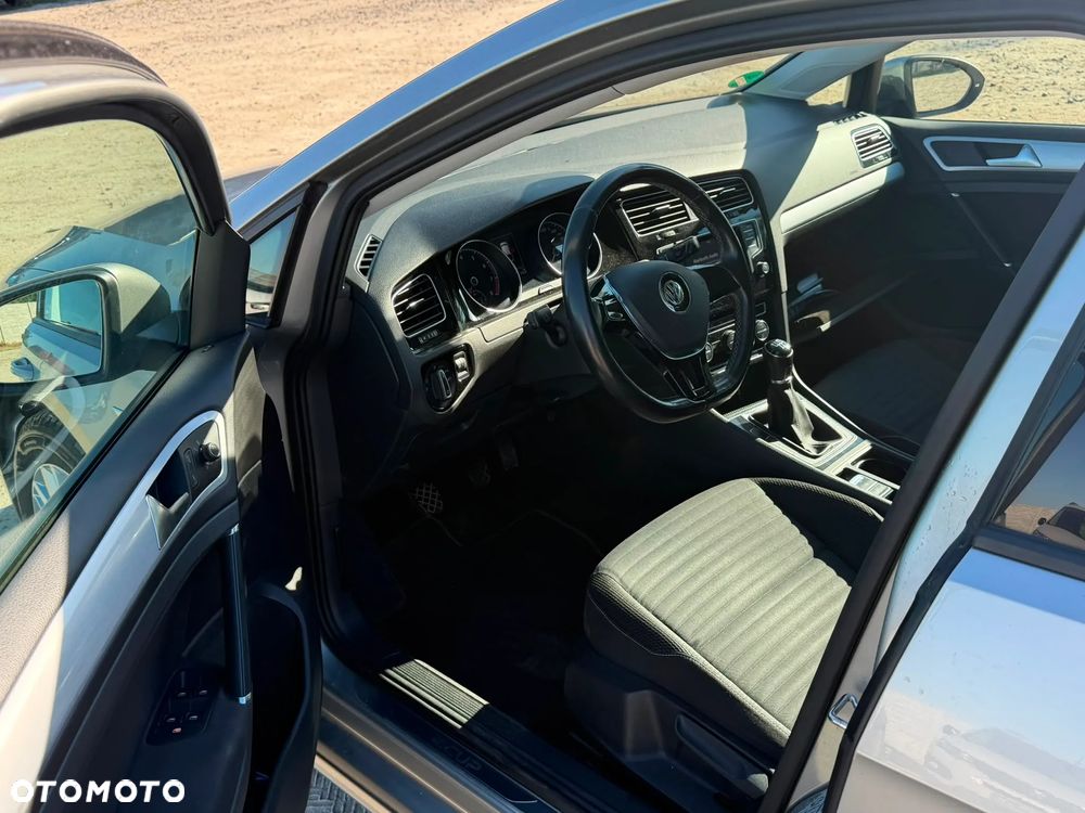 Volkswagen Golf 1.2 TSI BMT Trendline - 23