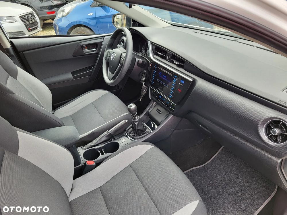 Toyota Auris 1.33 Dual-VVT-i Cool - 18