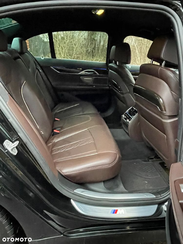 BMW Seria 7 740d xDrive - 24