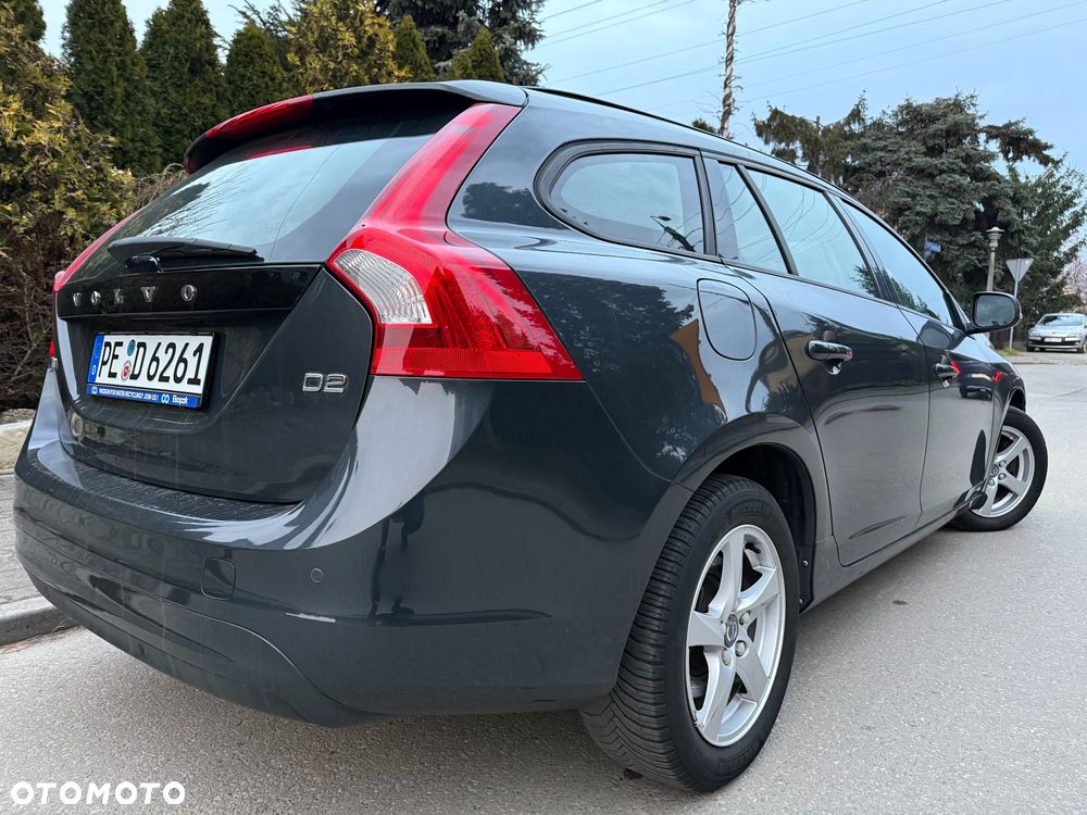 Volvo V60 D2 Momentum - 22