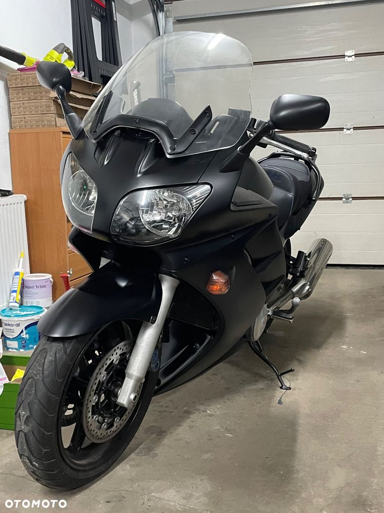 Yamaha FJR - 2