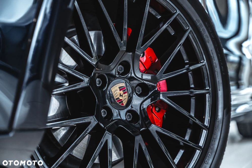 Porsche Cayenne Platinum Edition - 3