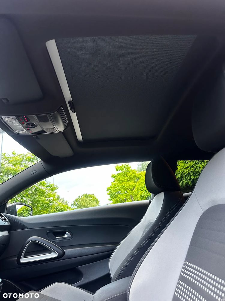 Volkswagen Scirocco 2.0 TDI Blue Motion Technologie Life - 17