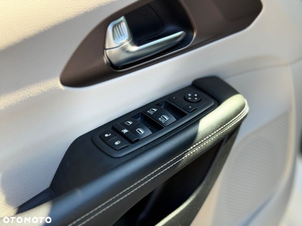 Chrysler Pacifica - 22