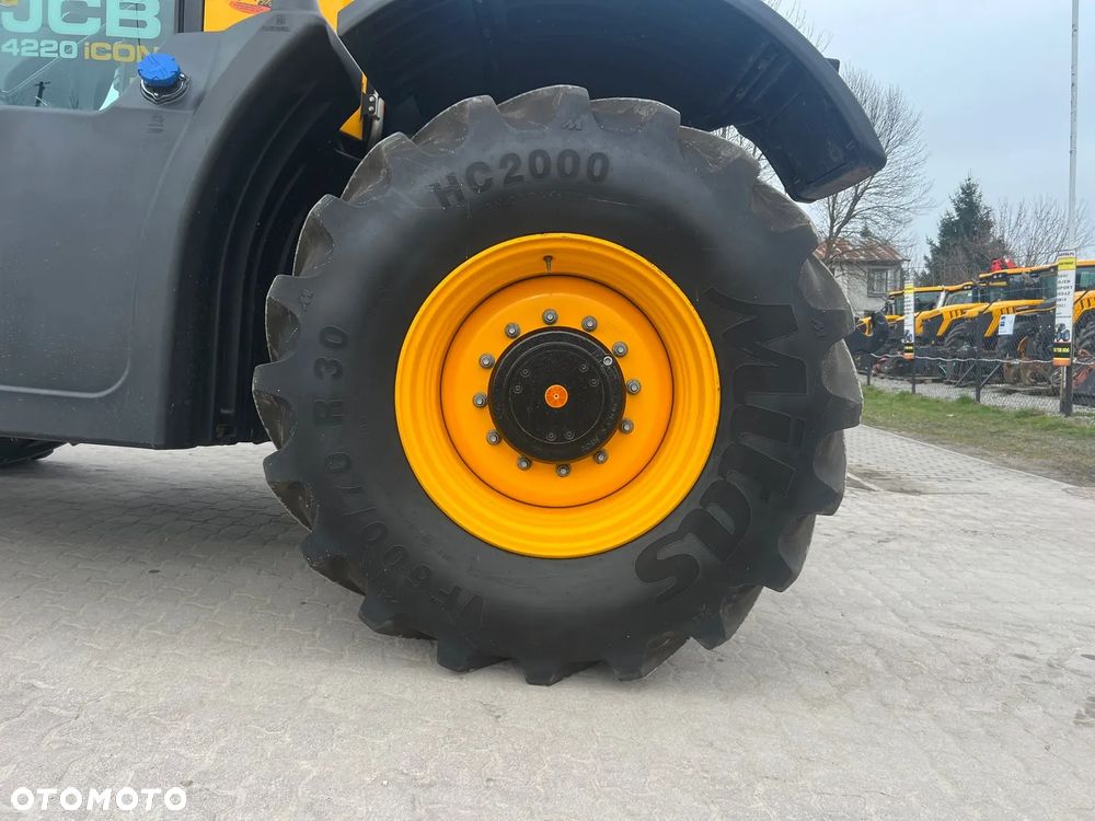 JCB Fastrac 4220 ICON | DEMO |220 KM |2022 ROK - 19