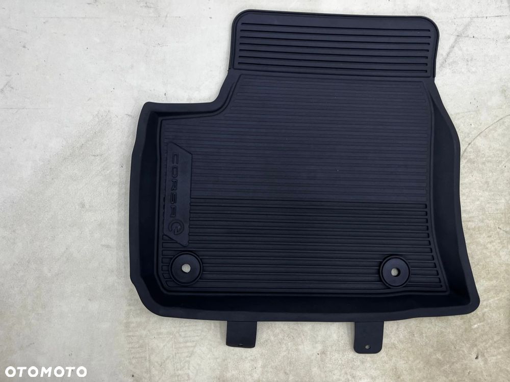 Dywaniki gumowe Opel Corsa F Corsa-e 19r.- komplet NOWYCH Oryginalnych dywaników gumowych wycieraczk - 2