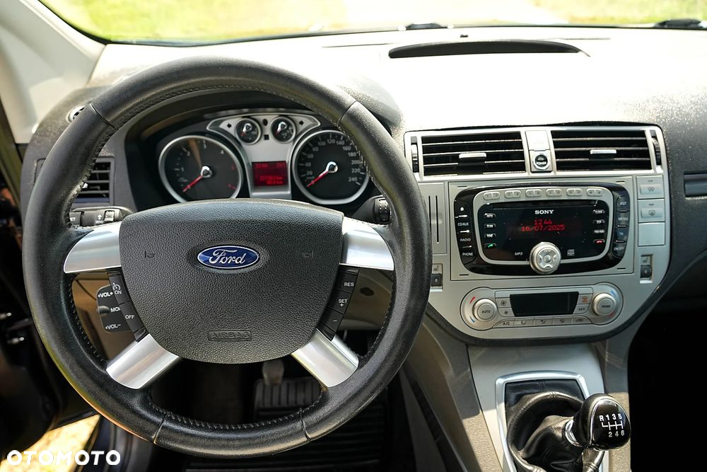 Ford Kuga 2.0 TDCi 4x4 Titanium - 25