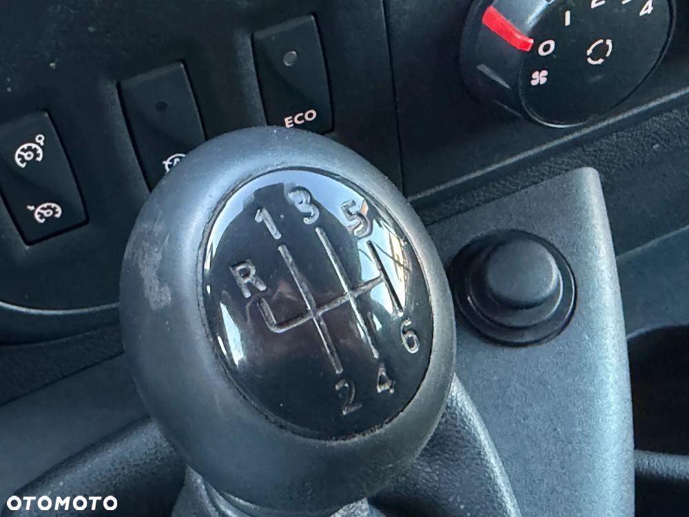 Renault MASTER 5 OSÓB - 17