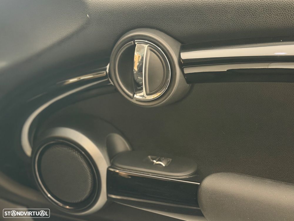 MINI 3 Portas Cooper SE Essential - 26