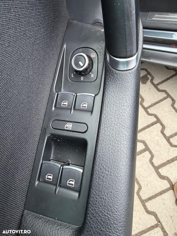 Volkswagen Passat 2.0 TDI BlueMotion Technology Highline - 28