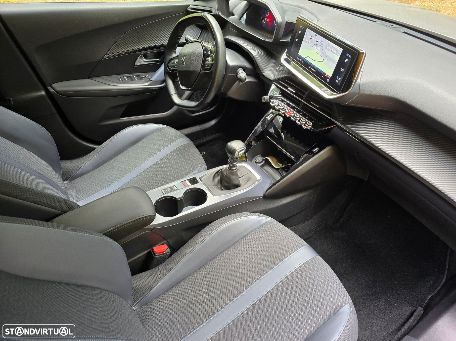 Peugeot 2008 1.2 PureTech Allure - 27