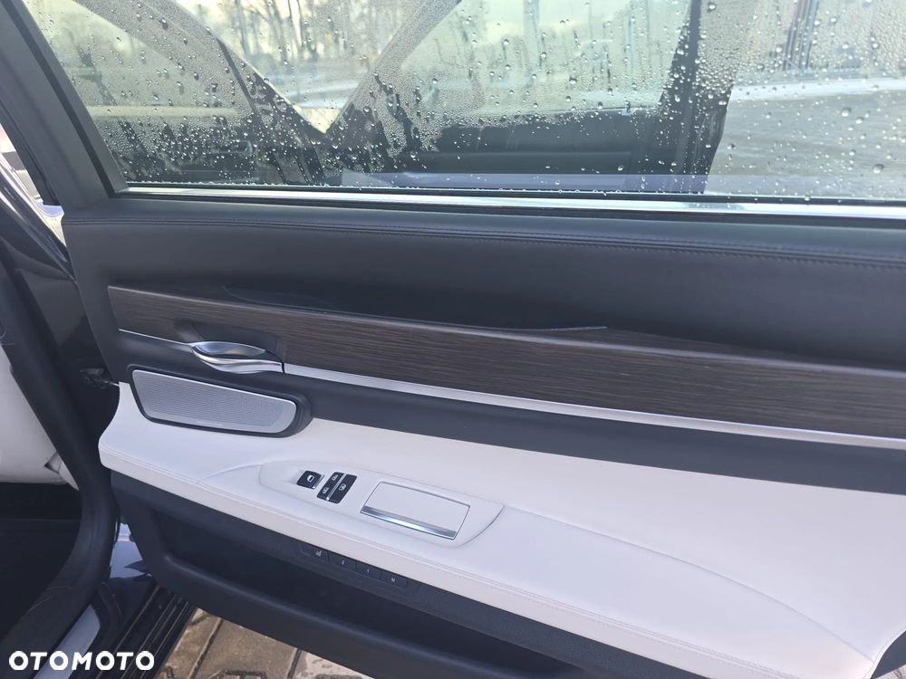 BMW Seria 7 750Ld xDrive - 11